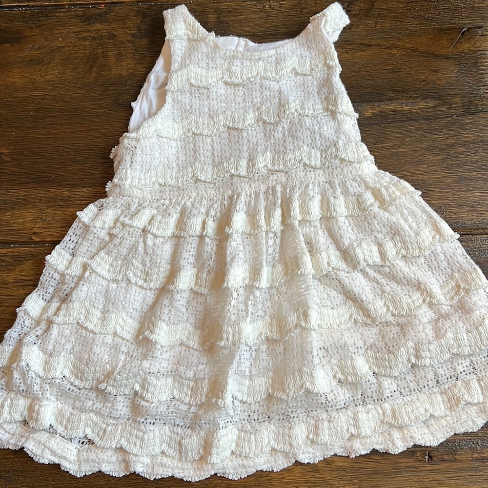 Oshkosh adorable white dress, size 12 months